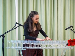 Glasharfenkonzert mit Susanne Würmell