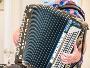 Akkordeon & Singen mit Heinz Wilhelm