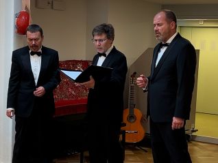 Volkslieder "von Herz zu Herz" mit dem St. Petersburg Ensemble