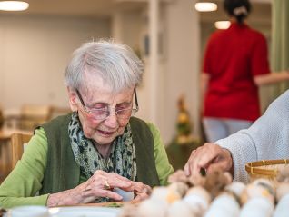 Ostereier färben und Küken